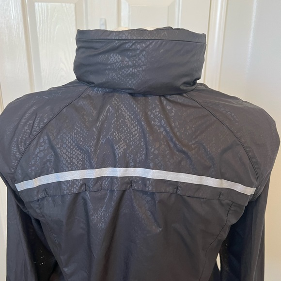 Lululemon jacket size 6 - Picture 2 of 7